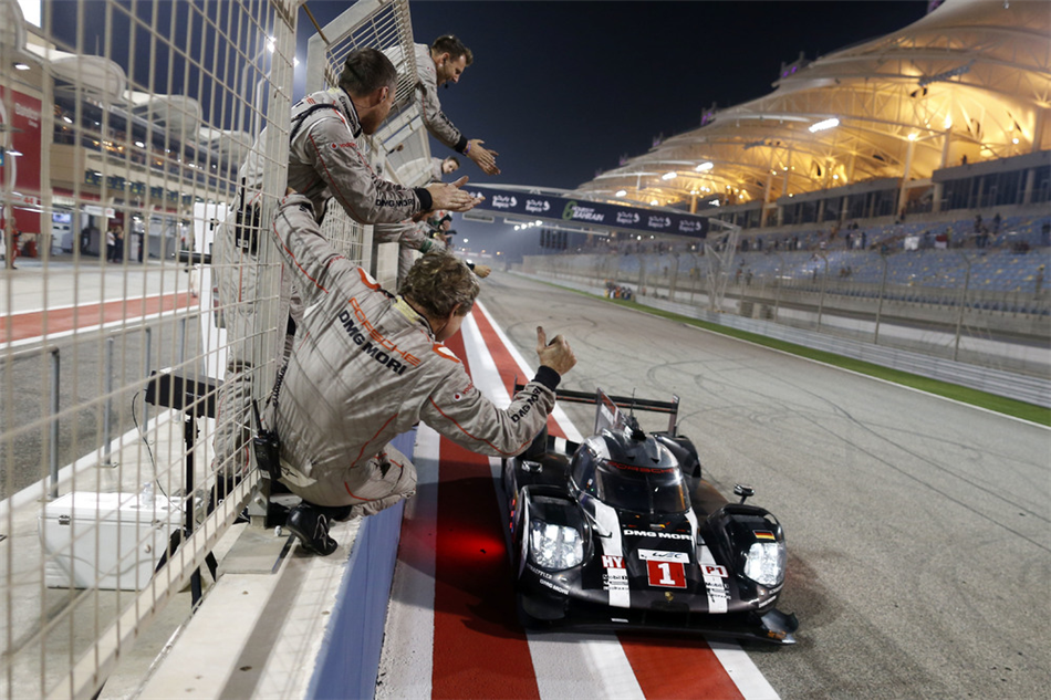 Podium na zakończenie kariery - Mark Webber w ostatnim starcie za kierownicą Porsche